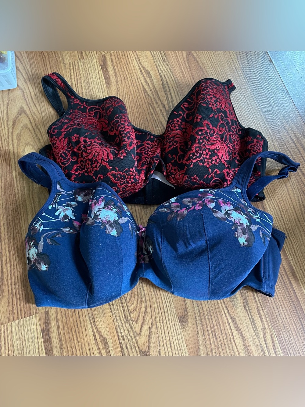 Cacique Lightly Lined Bras Lot Of Two Plus Size 42DDD 42F Red Lace Blue Floral